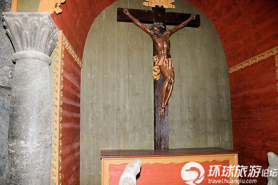 波兰千年盐矿地下百米有教堂