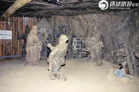 波兰千年盐矿地下百米有教堂