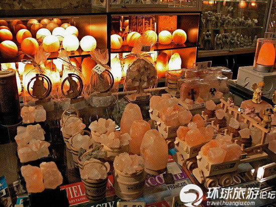 波兰千年盐矿地下百米有教堂