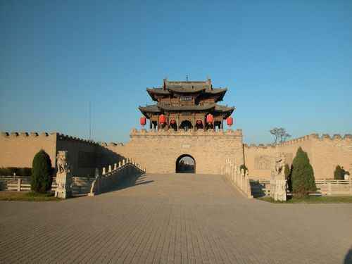 东艮吉堡门——公侯王府亦黯然失色