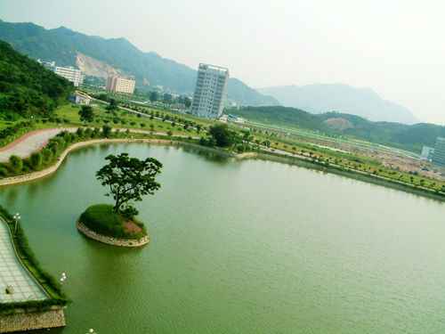 书香湖畔 盘点中国十大高校名湖