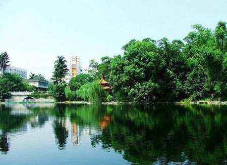 书香湖畔 盘点中国十大高校名湖