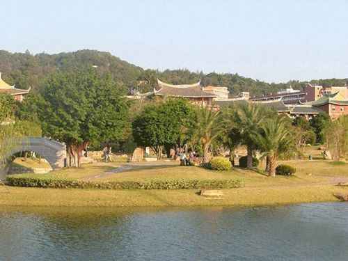 书香湖畔 盘点中国十大高校名湖