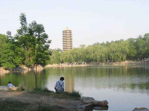 书香湖畔 盘点中国十大高校名湖