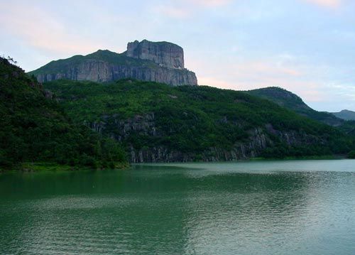 与美丽邂逅 云淡风轻雁荡山